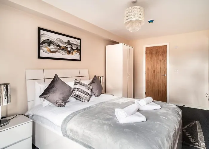 Spacious & Bright 2 Bed In Manchester